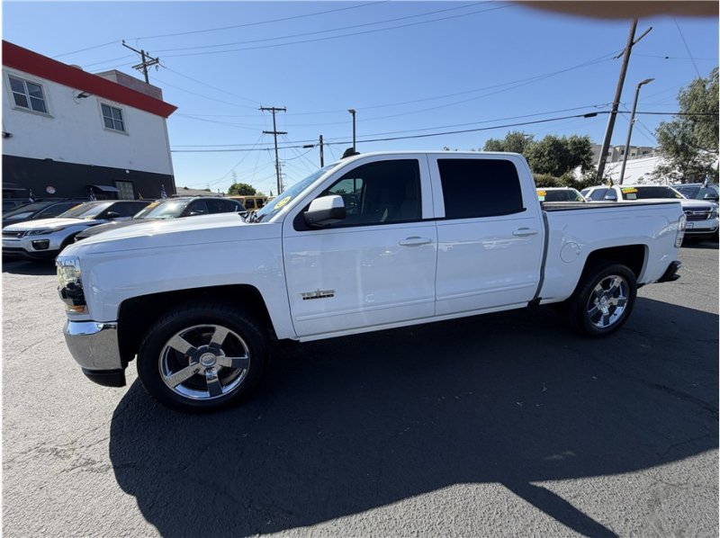 Used 2018 Chevrolet Silverado 1500 LT w/ Texas Edition RWD image 11