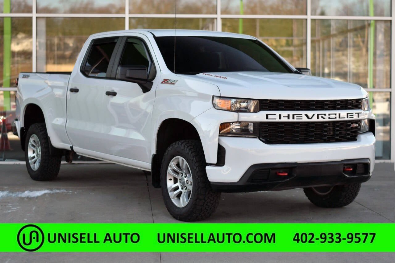 Used 2019 Chevrolet Silverado 1500 Custom Trail Boss AWD/4WD image 1
