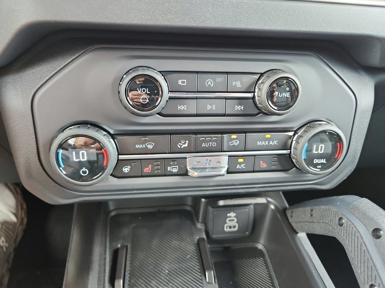 New 2026 Ford Bronco Outer Banks w/ Sasquatch Package AWD/4WD image 22