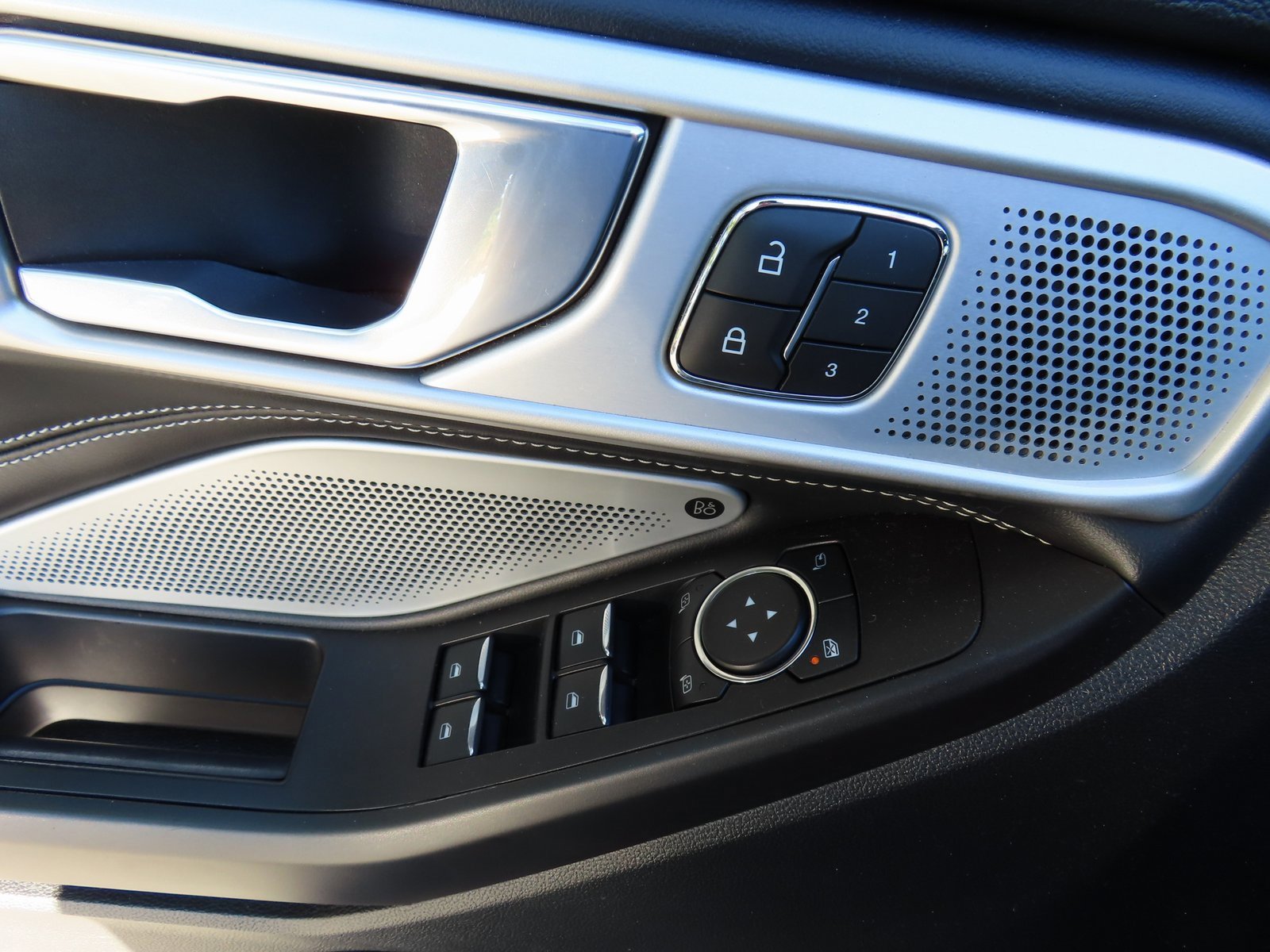 Used 2020 Ford Explorer ST w/ ST High-Performance Pack image 11