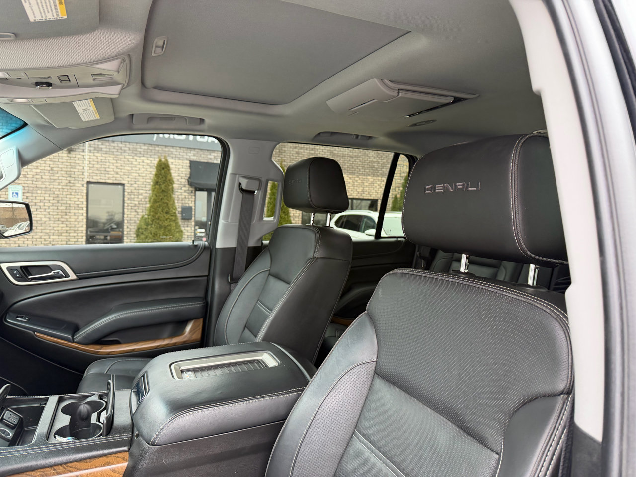 Used 2019 GMC Yukon Denali w/ Denali Ultimate Package image 13
