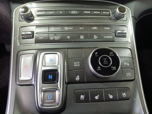 Used 2023 Hyundai Santa Fe Limited image 17