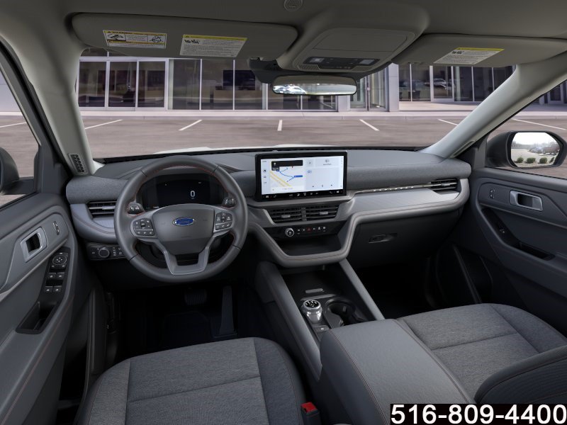 Used 2025 Ford Explorer Active AWD/4WD image 10