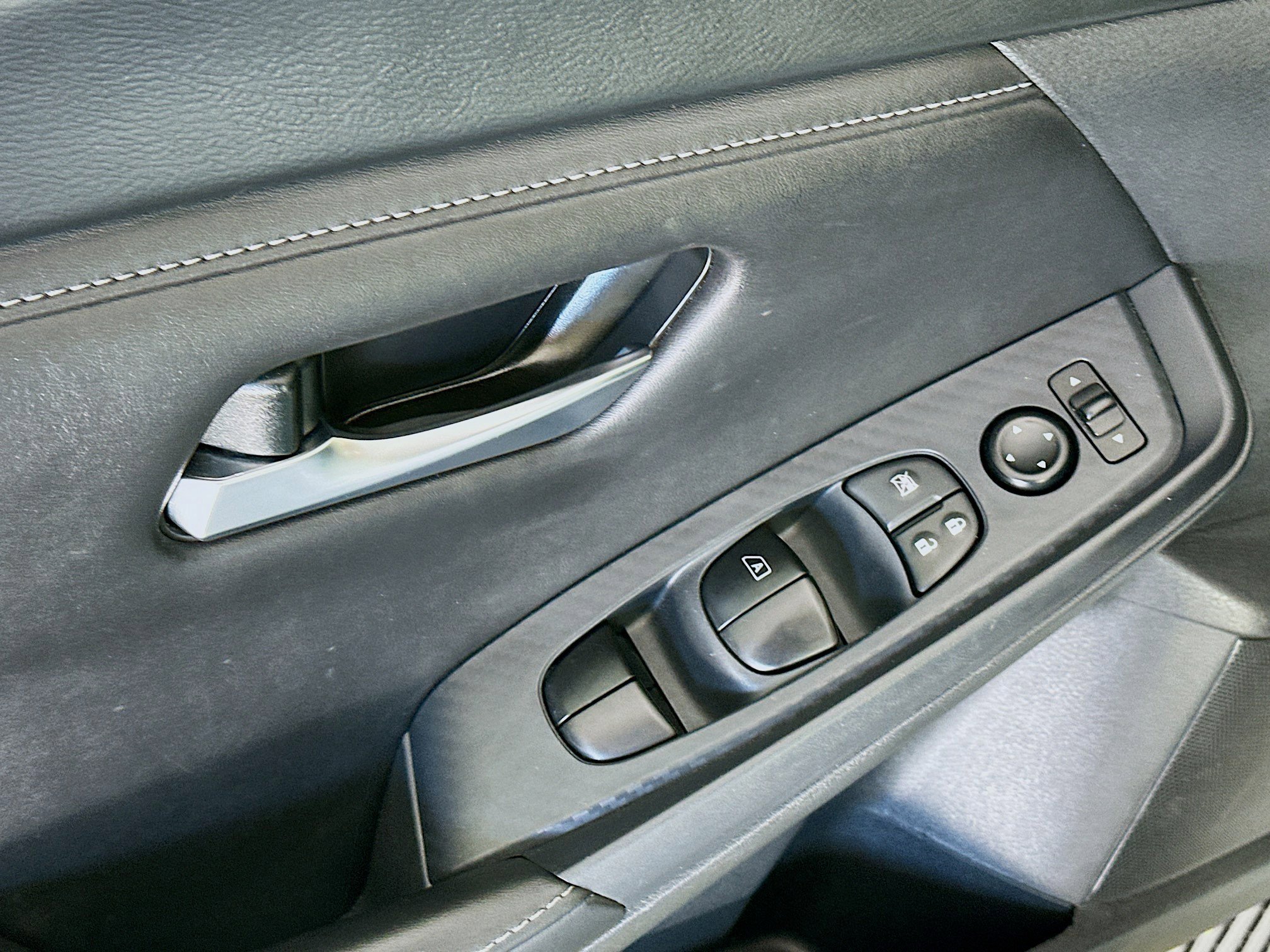 Used 2024 Nissan Sentra SV image 15