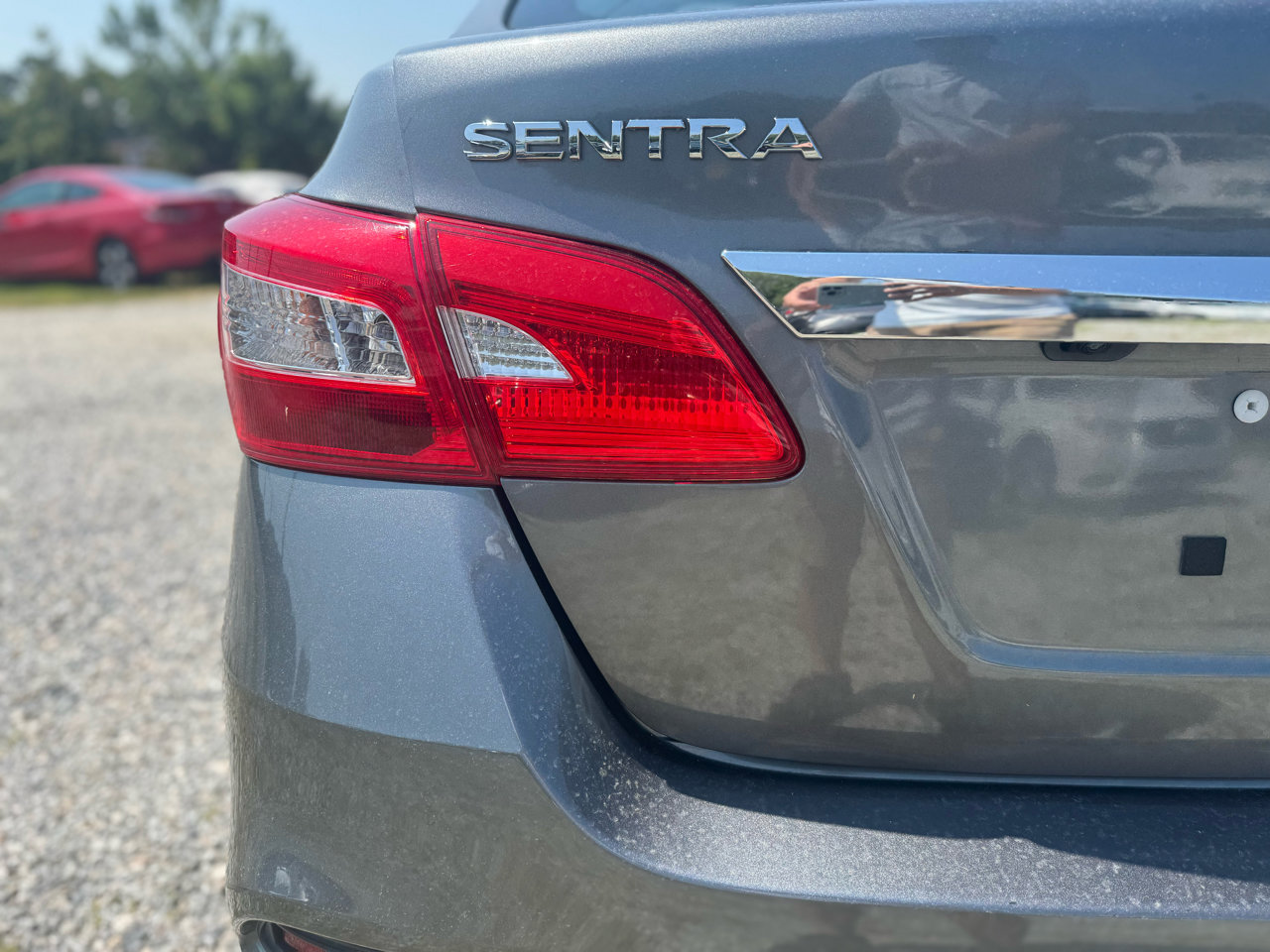 Used 2018 Nissan Sentra SV w/ Premium Package (P01) image 17