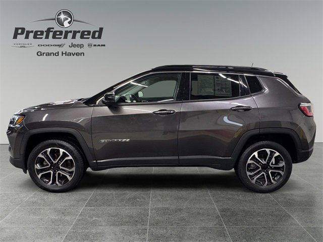 Used 2022 Jeep Compass Limited image 9