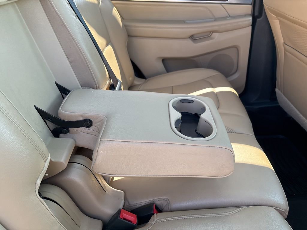 Used 2017 Ford Explorer Limited image 47