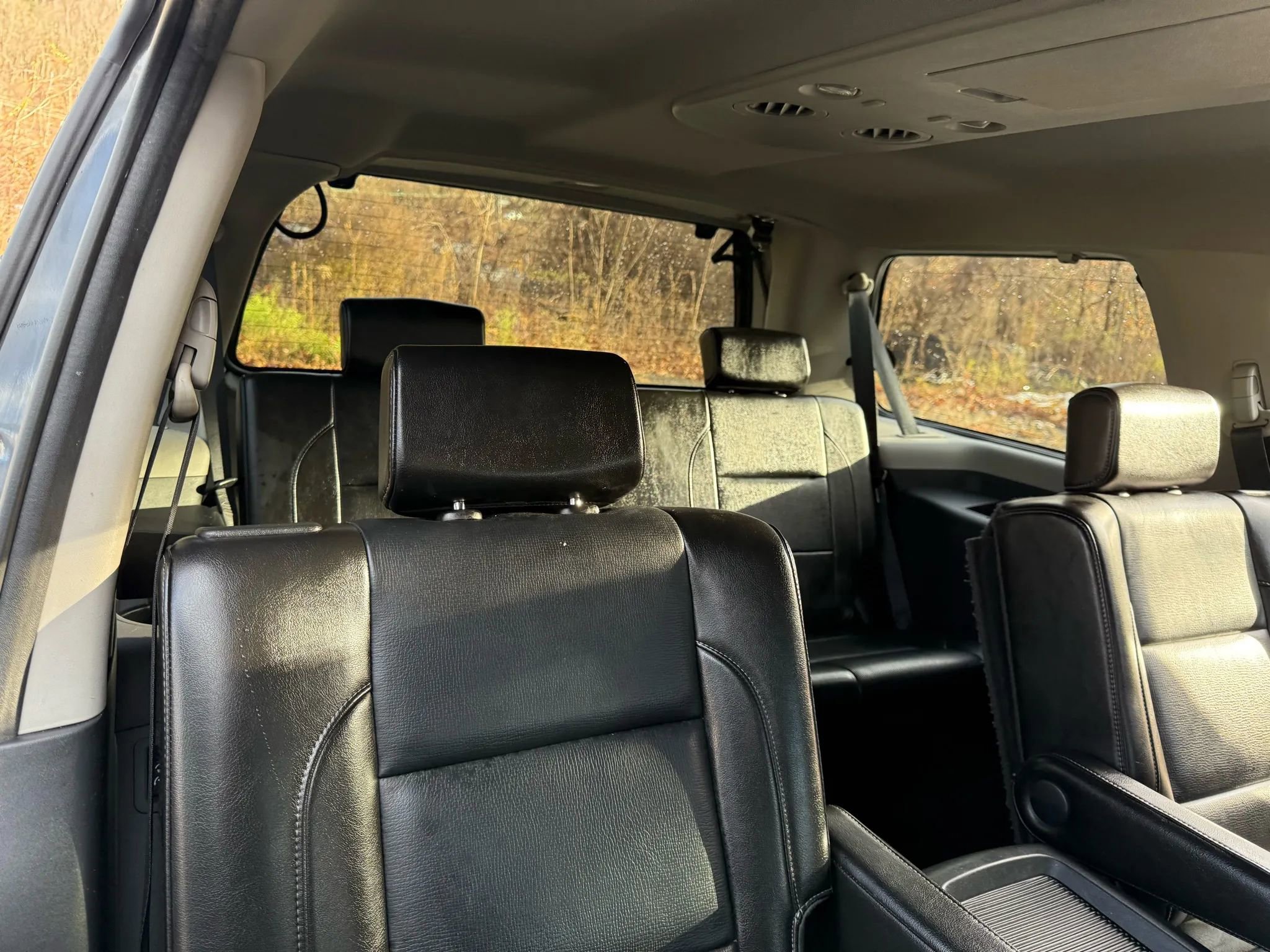 Used 2010 Nissan Armada Platinum w/ Captain Seat Pkg image 19