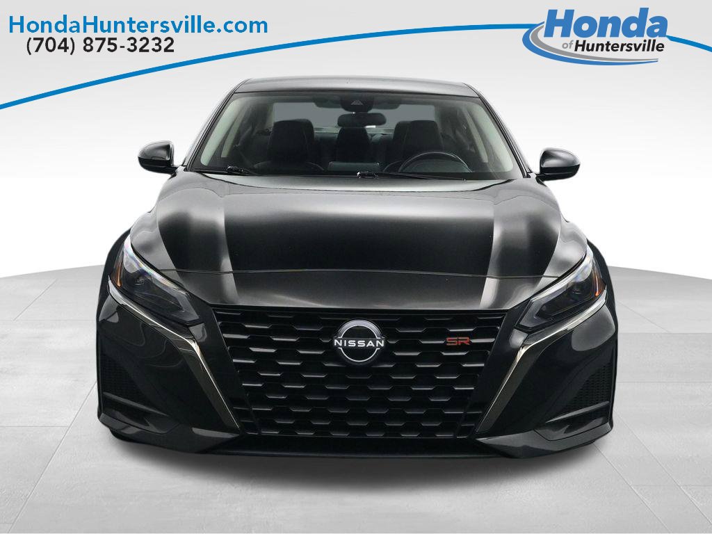 Used 2025 Nissan Altima 2.5 SR FWD image 2