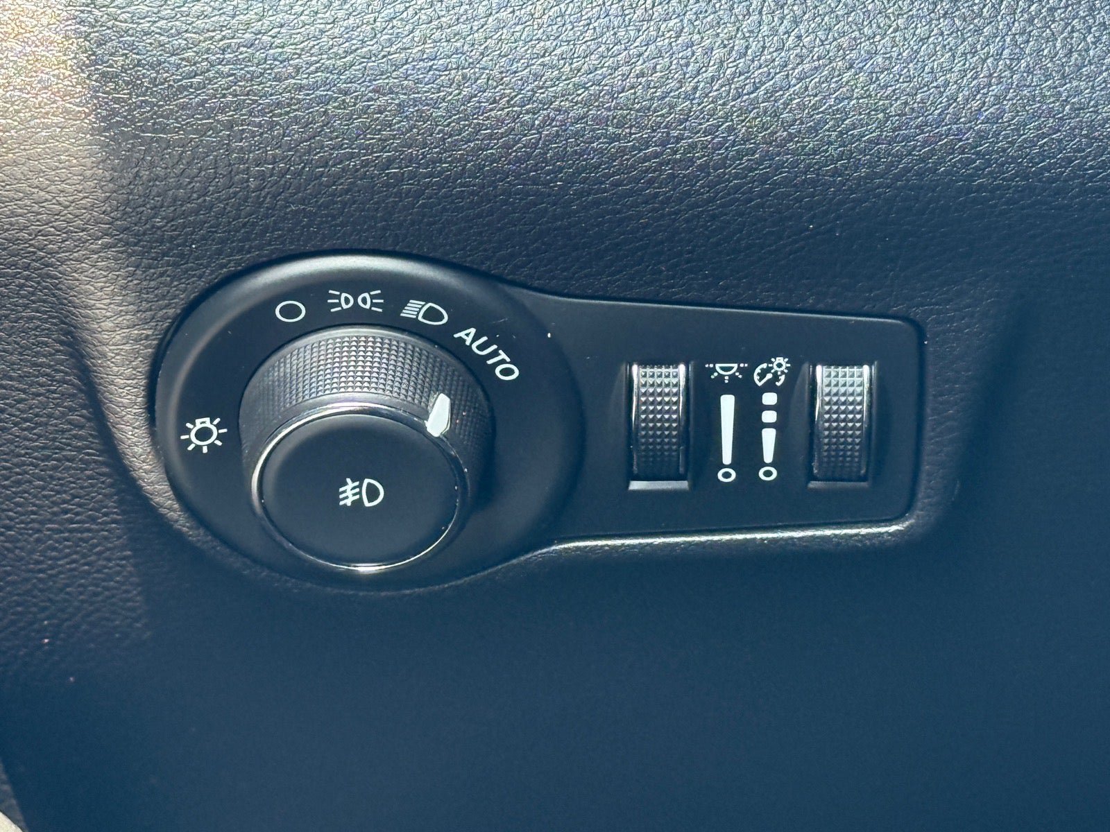 Used 2024 Jeep Compass Latitude AWD/4WD image 19