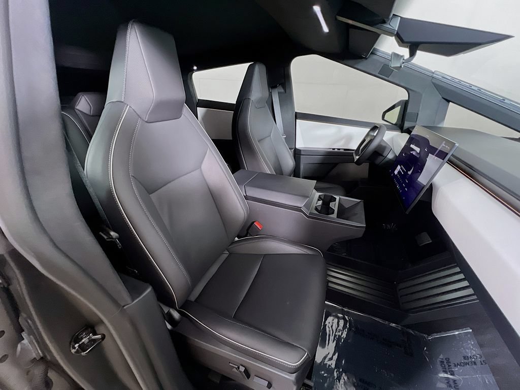 Used 2024 Tesla Cybertruck AWD Crew Cab image 28