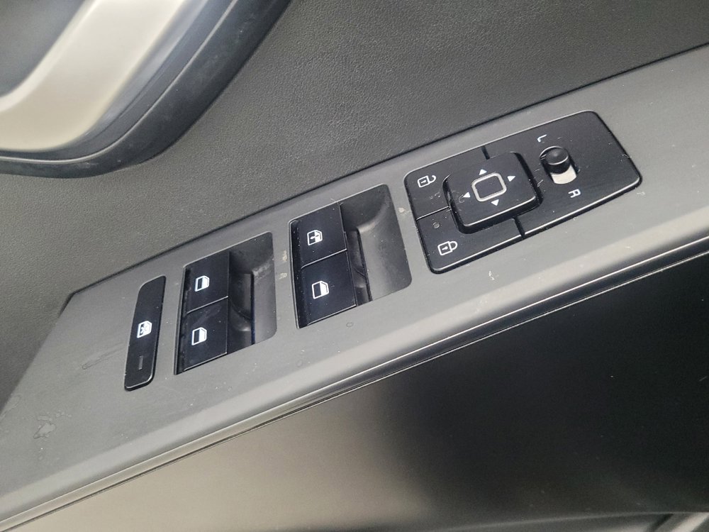 Used 2024 Kia Niro LX image 27