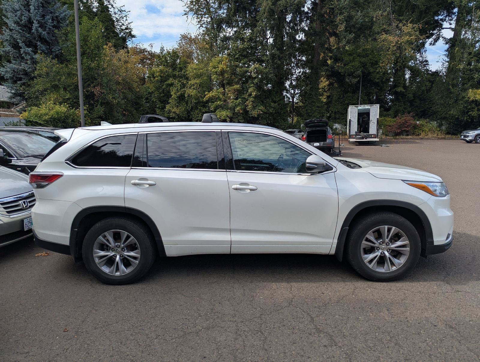 Used 2015 Toyota Highlander XLE AWD/4WD image 9