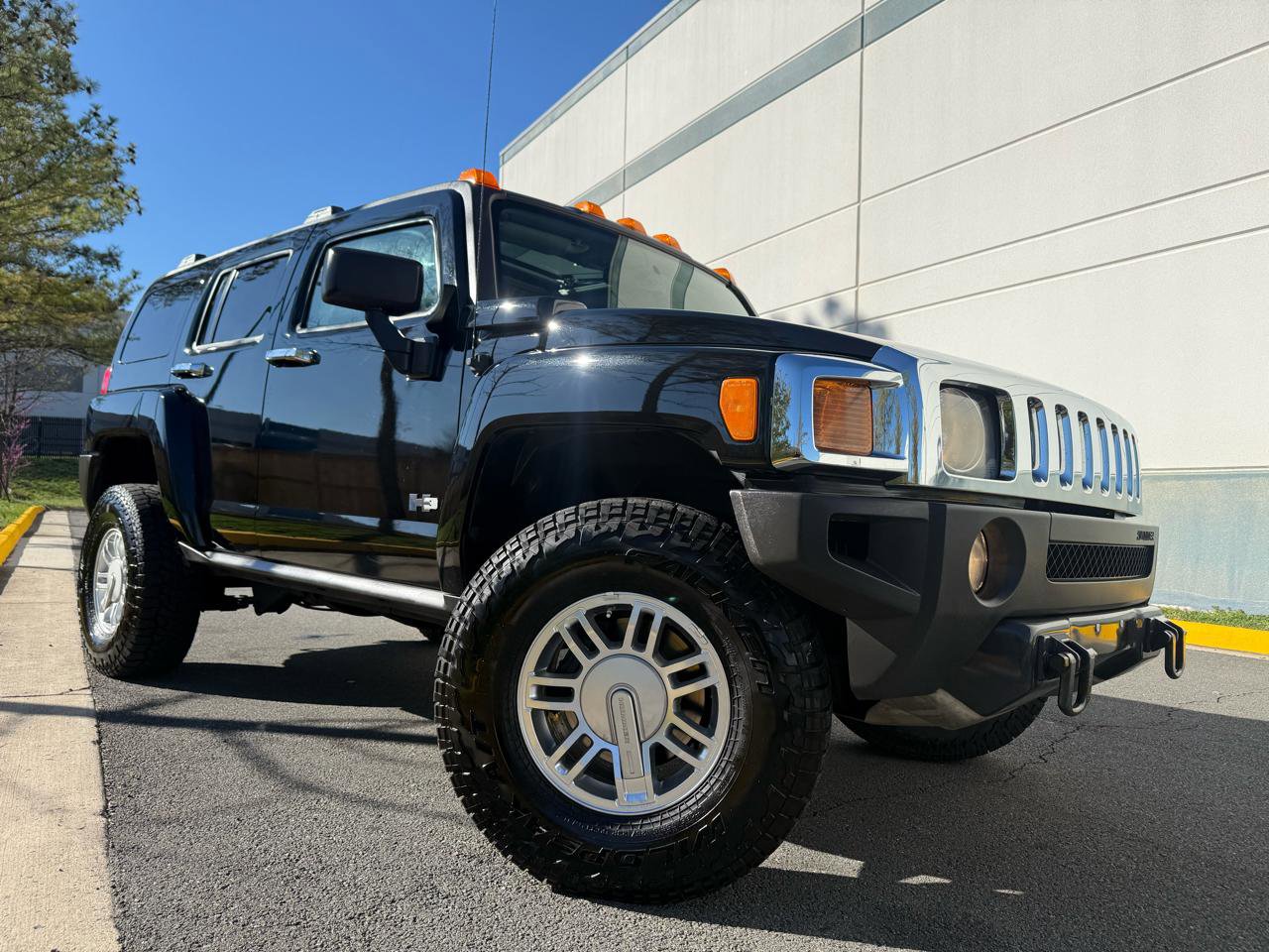 Used 2010 HUMMER H3 Adventure image 6