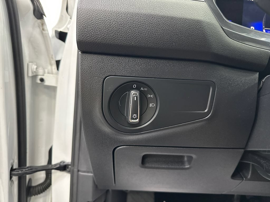 Used 2023 Volkswagen Tiguan SE FWD image 31