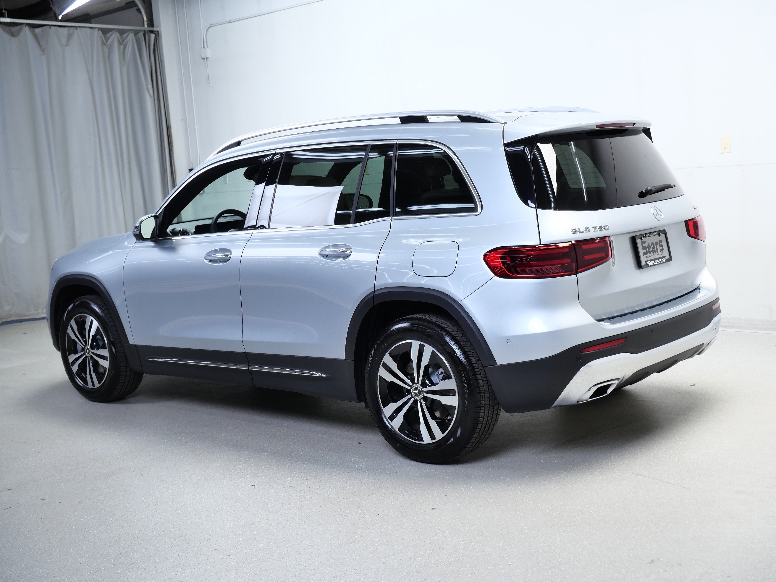 New 2026 Mercedes-Benz GLB 250 4MATIC image 6