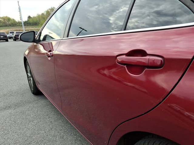 Used 2015 Toyota Camry SE image 11