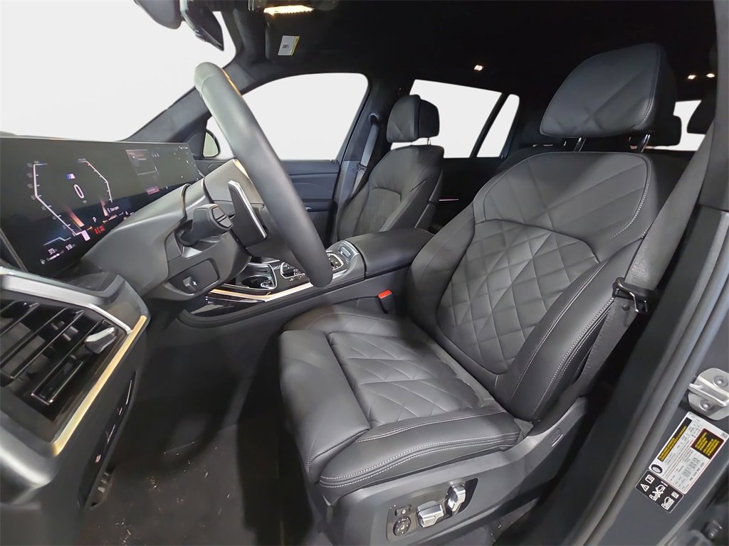 Used 2026 BMW X7 xDrive40i w/ M Sport Package image 14