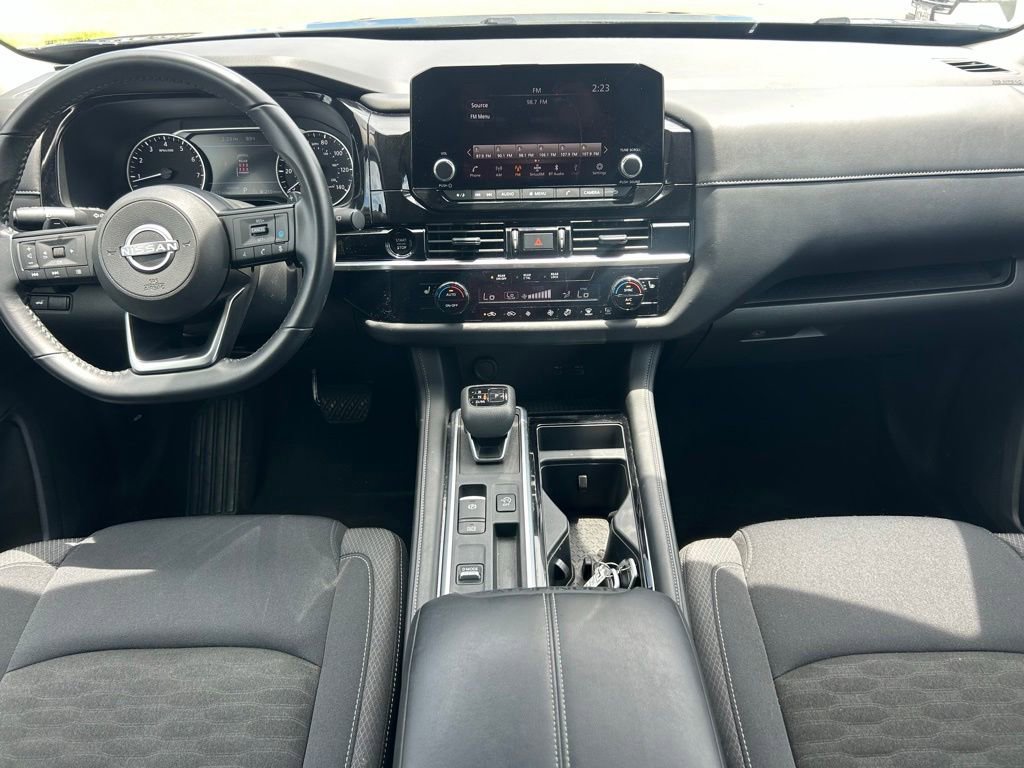 Certified 2025 Nissan Pathfinder SV FWD image 13