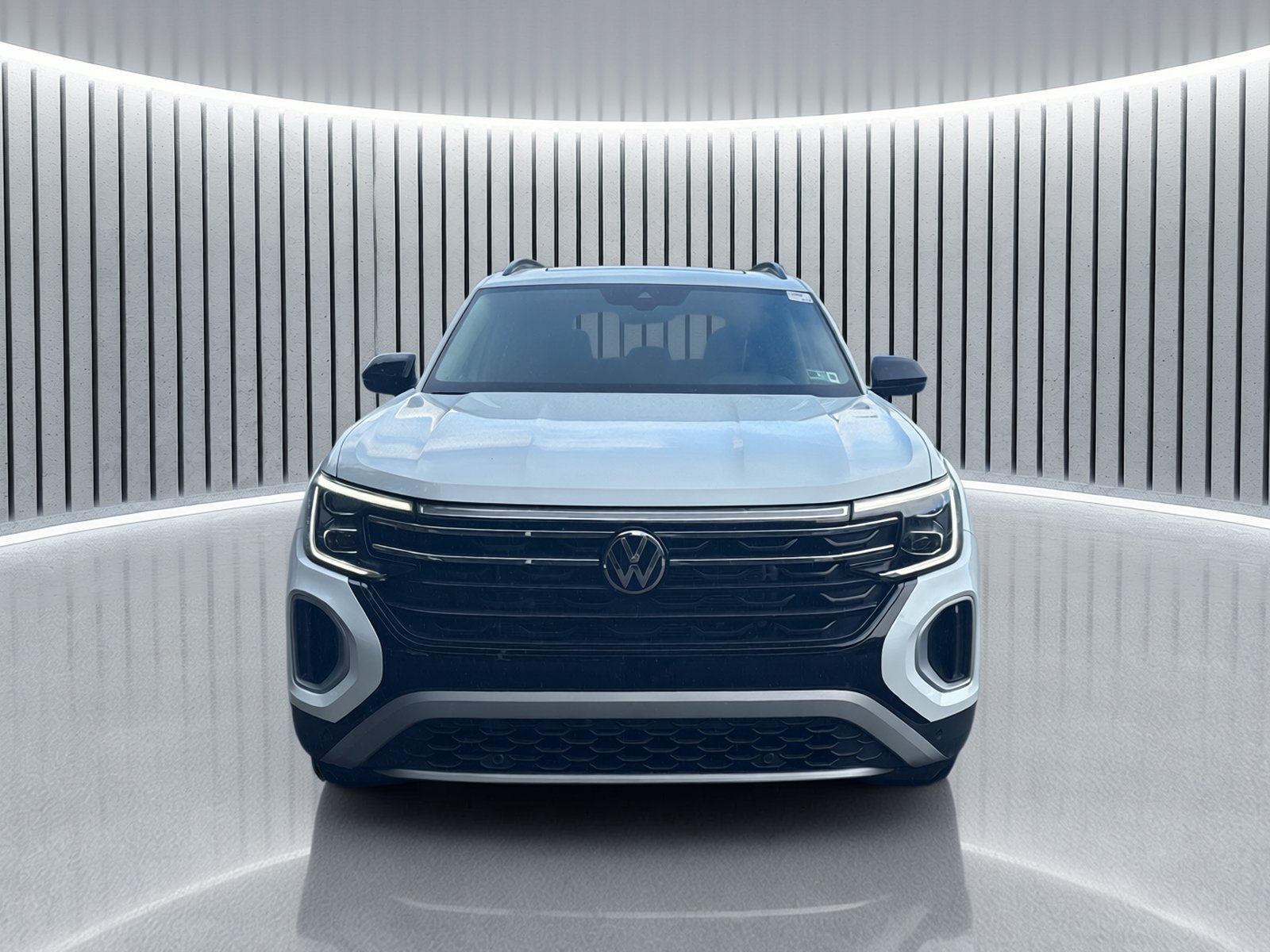 Used 2025 Volkswagen Atlas Peak Edition SE AWD/4WD image 10