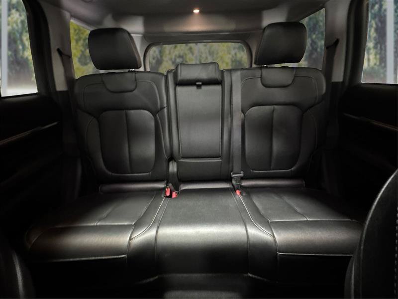 Used 2023 Jeep Grand Cherokee 4WD 4xe image 15