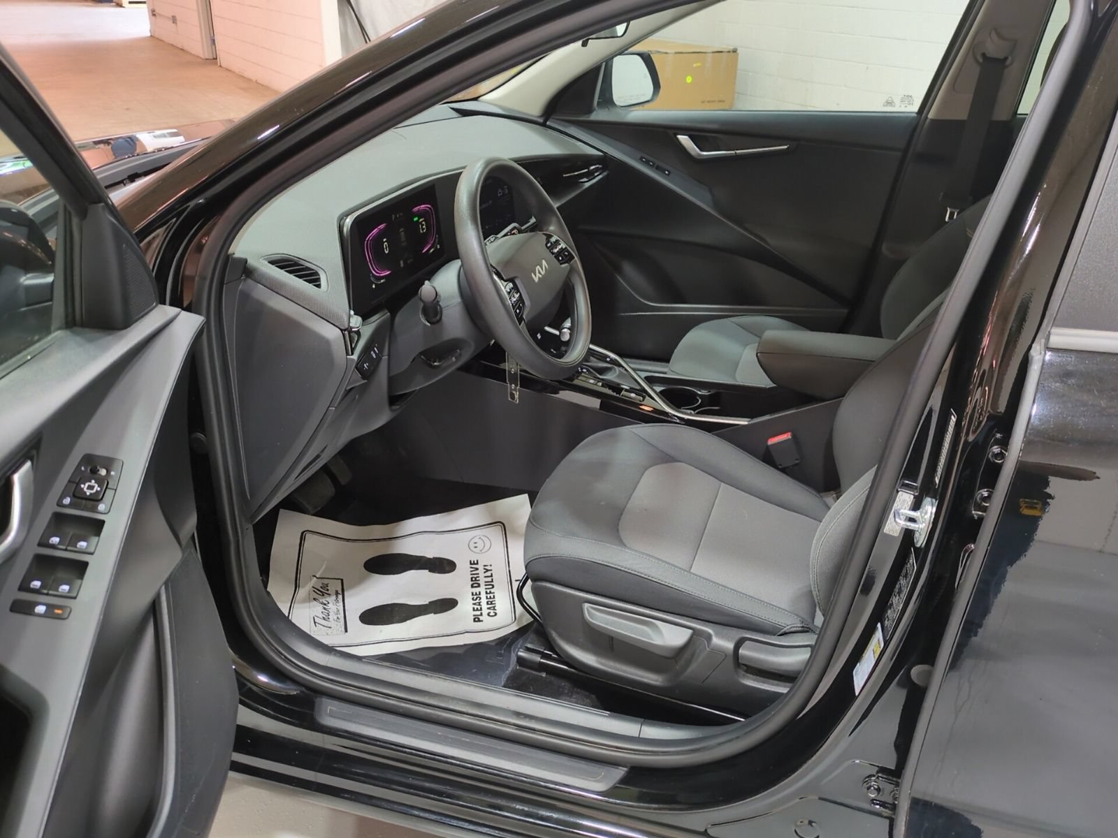 Certified 2024 Kia Niro LX FWD image 15