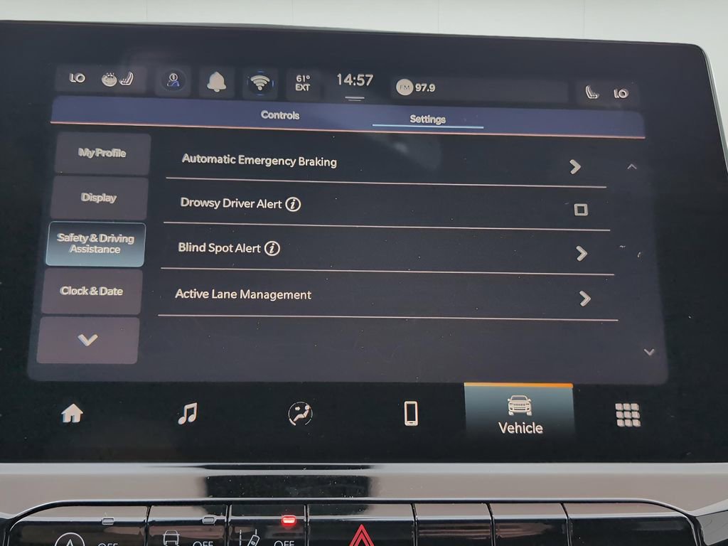 New 2025 Jeep Compass Latitude w/ Sun & Sound Group image 18