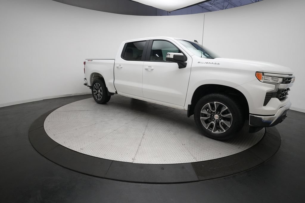 Used 2024 Chevrolet Silverado 1500 LT AWD/4WD image 11