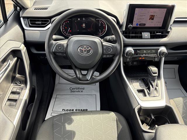 Used 2023 Toyota RAV4 XLE AWD/4WD image 6