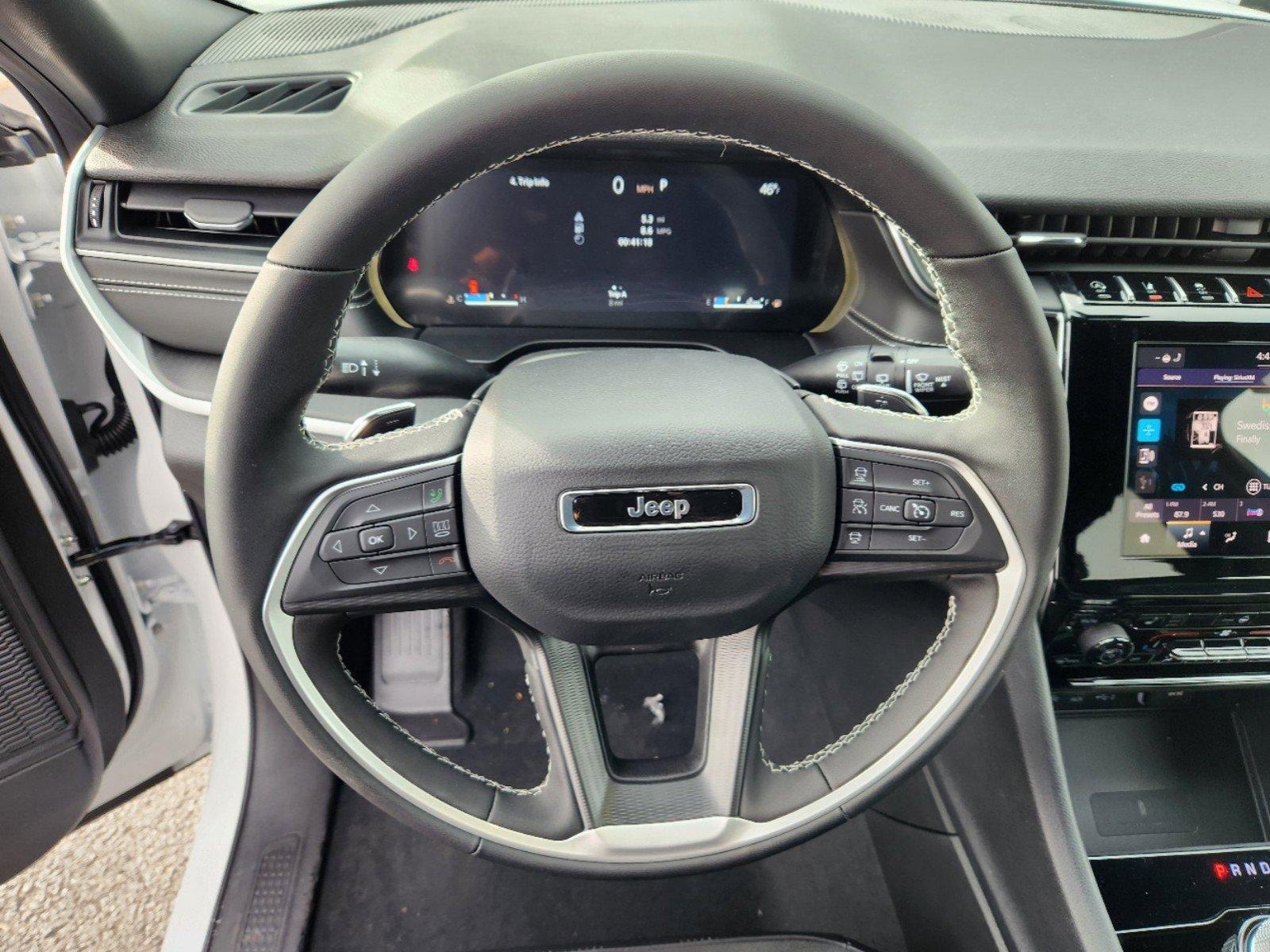 New 2025 Jeep Grand Cherokee Altitude image 6