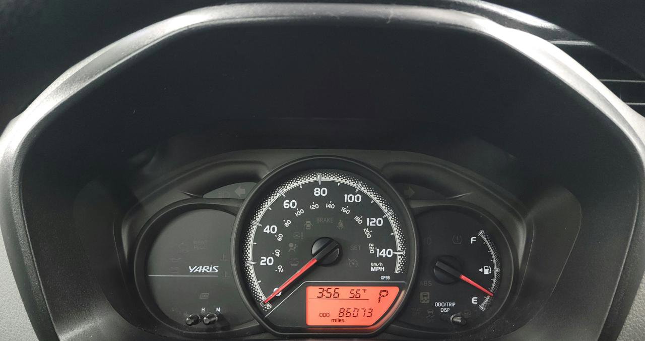 Used 2016 Toyota Yaris L FWD image 11