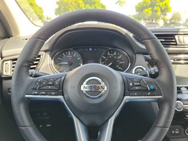 Used 2020 Nissan Rogue Sport SL FWD image 19