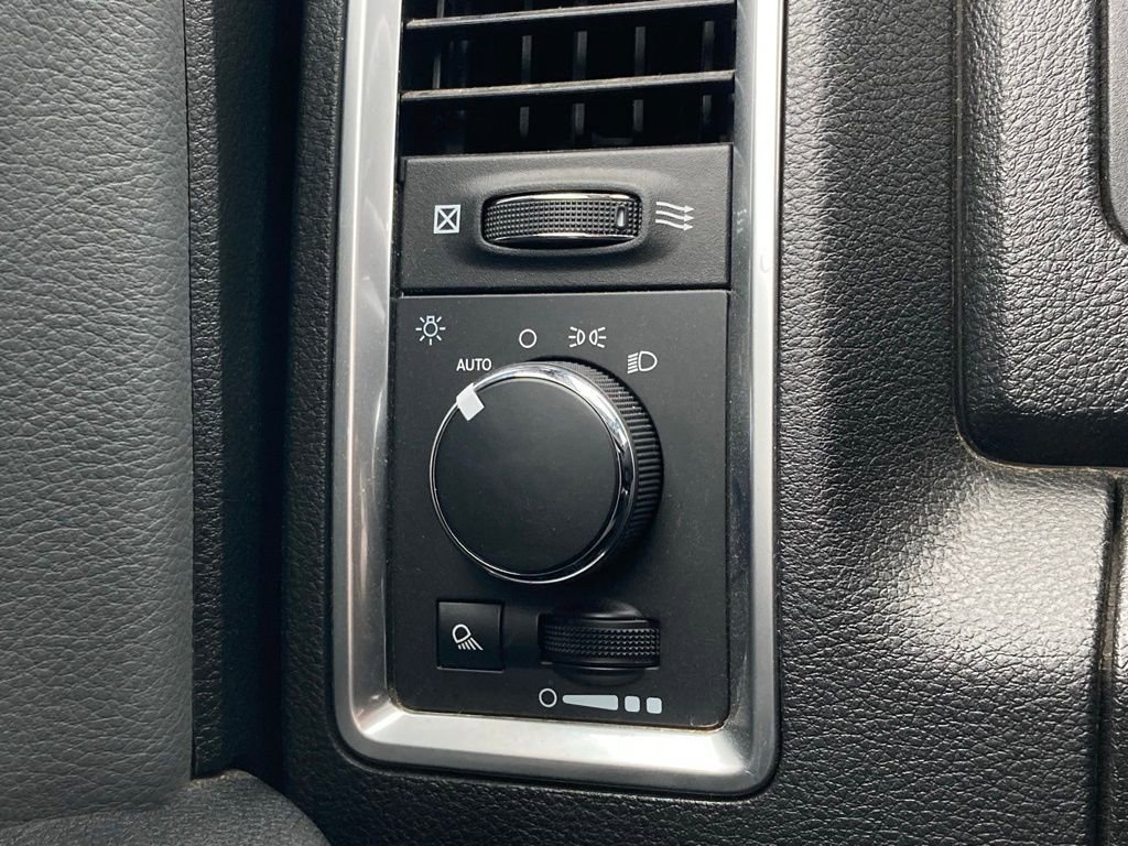Used 2024 RAM 1500 Classic SLT AWD/4WD image 14