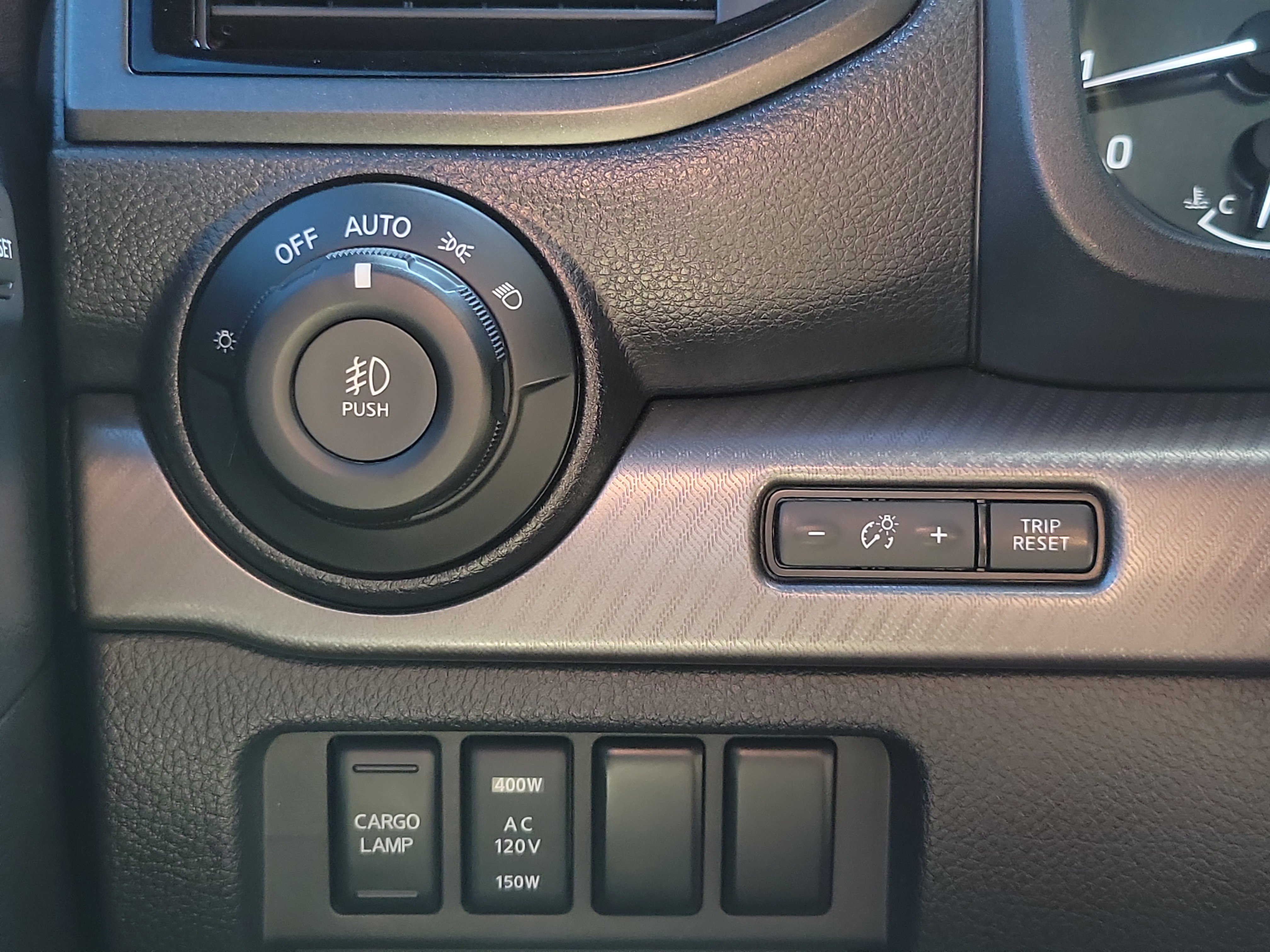 Used 2023 Nissan Titan PRO-4X w/ Pro-4x Convenience Package AWD/4WD image 23