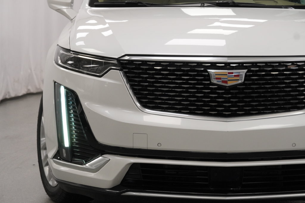 Used 2020 Cadillac XT6 Premium Luxury w/ Platinum Package FWD image 11
