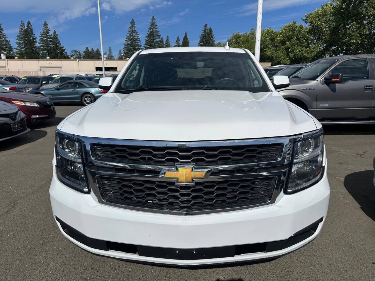 Used 2015 Chevrolet Tahoe 4WD w/ Remote Keyless Entry Package image 2