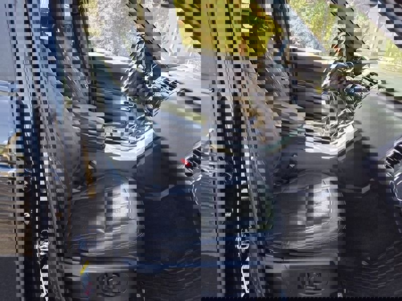 Used 2018 Land Rover Range Rover Sport HSE image 16