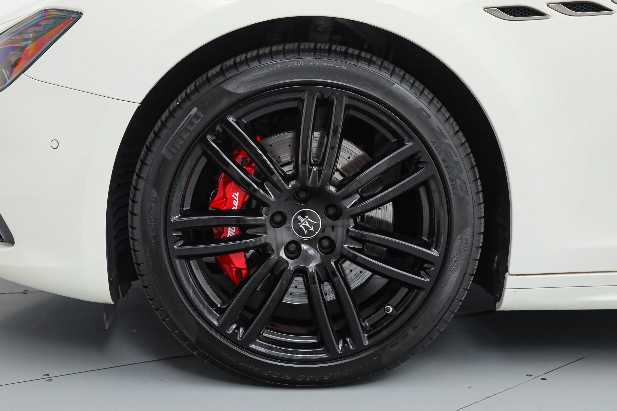 Certified 2023 Maserati Ghibli Modena RWD image 17