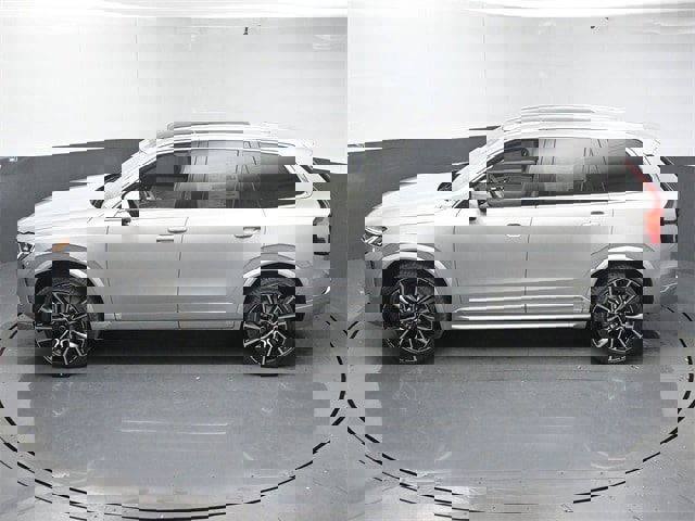 New 2025 Volvo XC90 B6 Ultra image 45