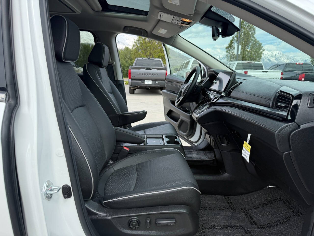 Used 2026 Honda Odyssey Elite image 28
