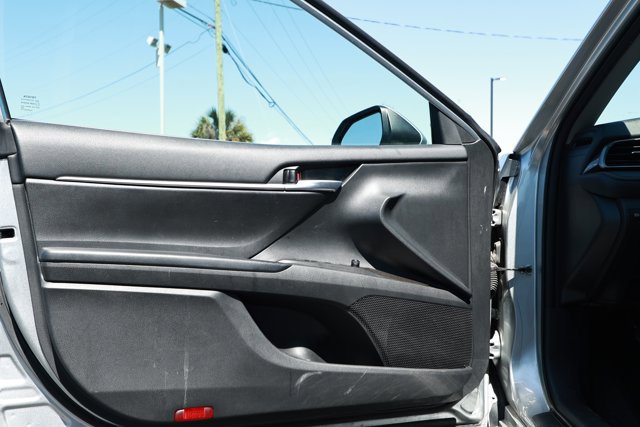 Used 2023 Toyota Camry SE FWD image 21