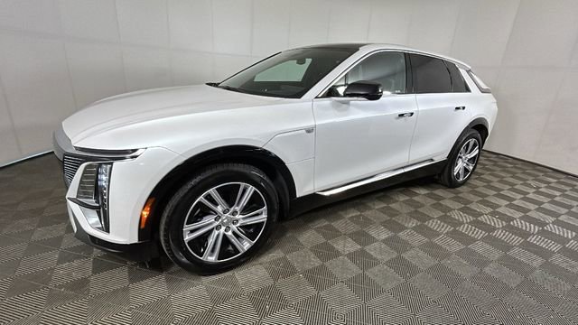 Used 2024 Cadillac Lyriq Tech AWD/4WD image 7