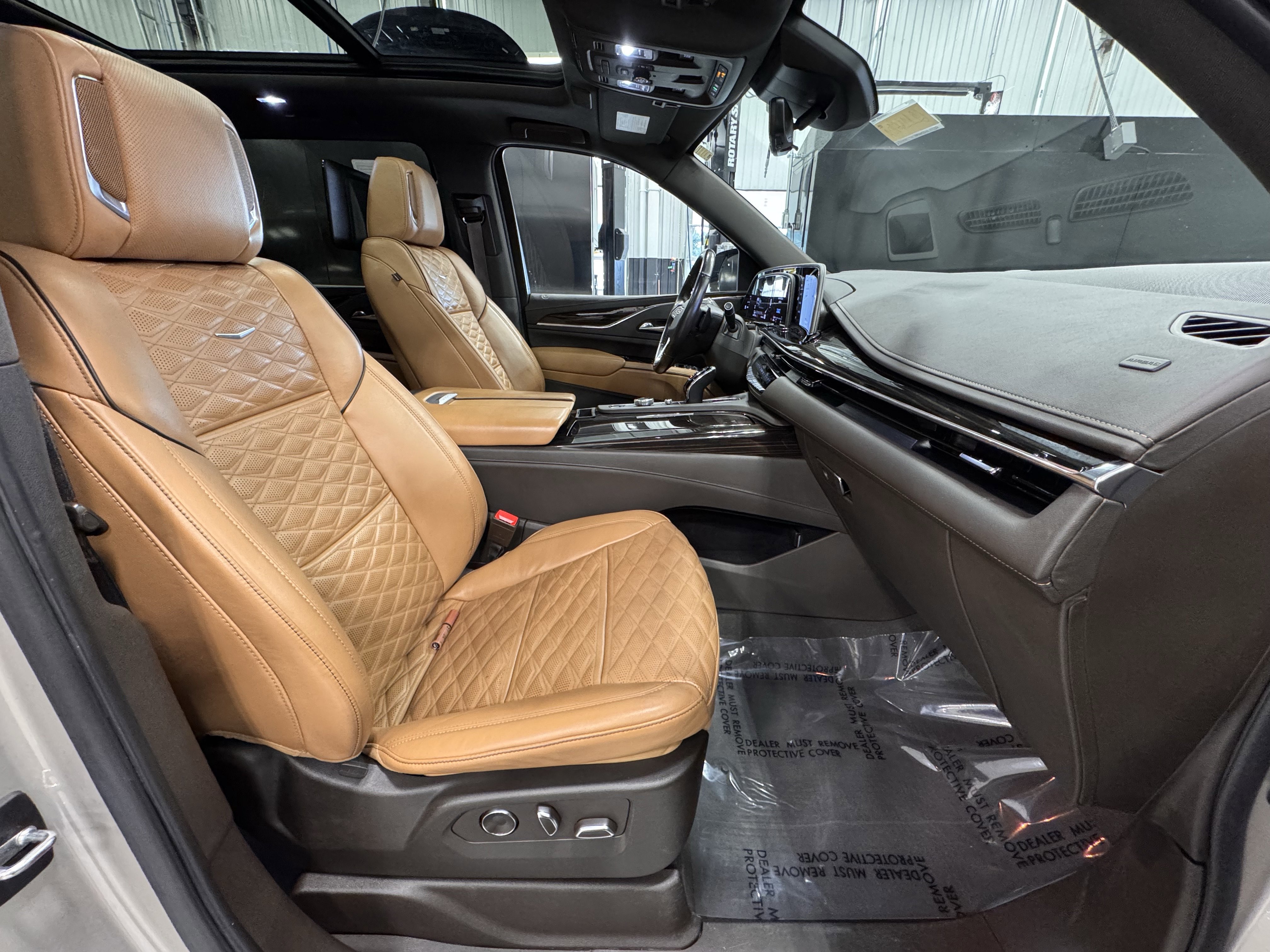 Used 2021 Cadillac Escalade ESV Premium Luxury w/ Driver Assist Tech Package image 29