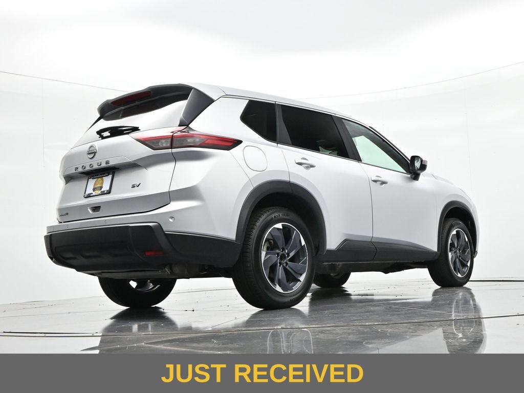 Used 2024 Nissan Rogue SV FWD image 20
