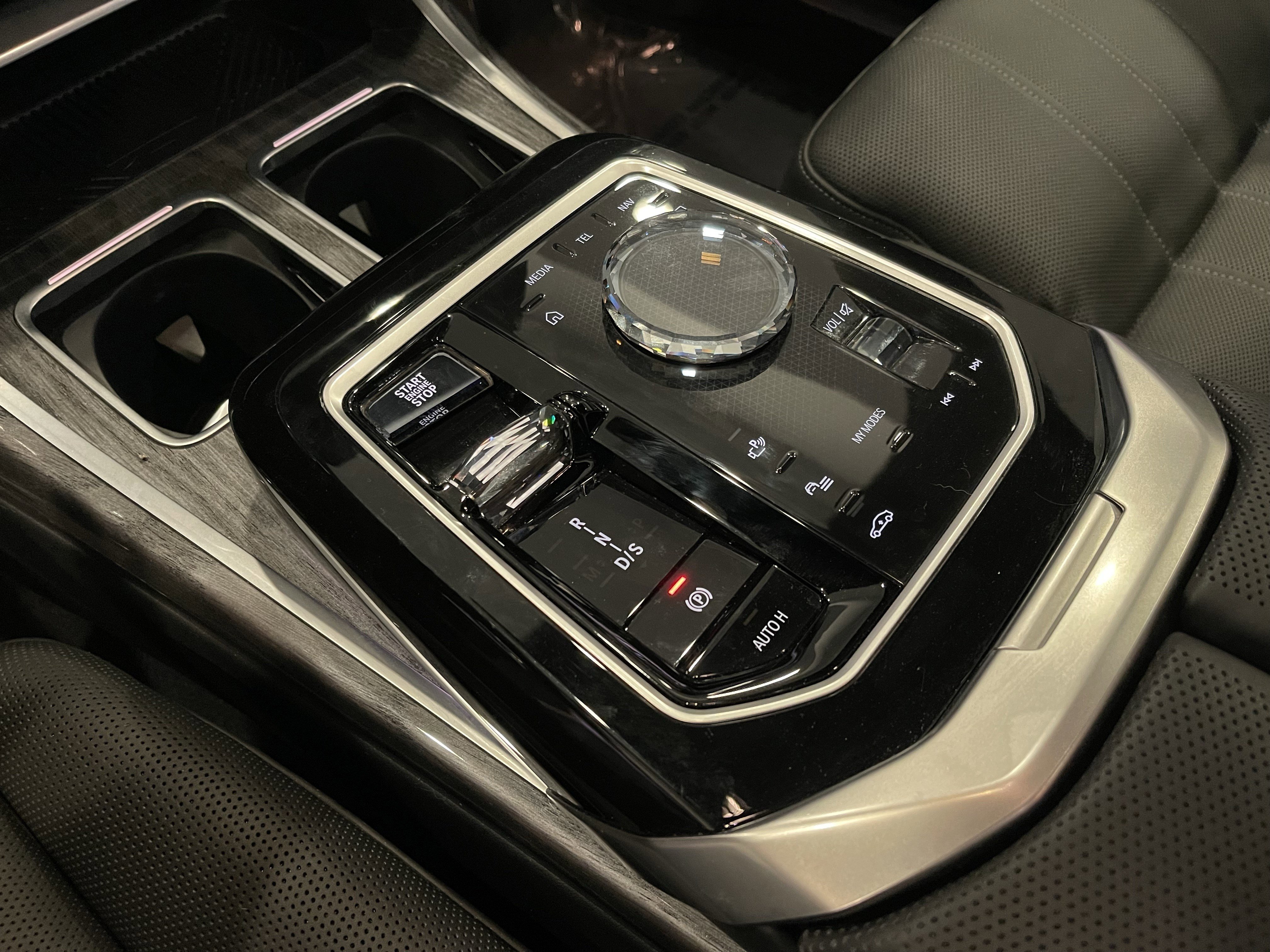 Certified 2024 BMW 760i xDrive w/ Premium Package 2 AWD/4WD image 18