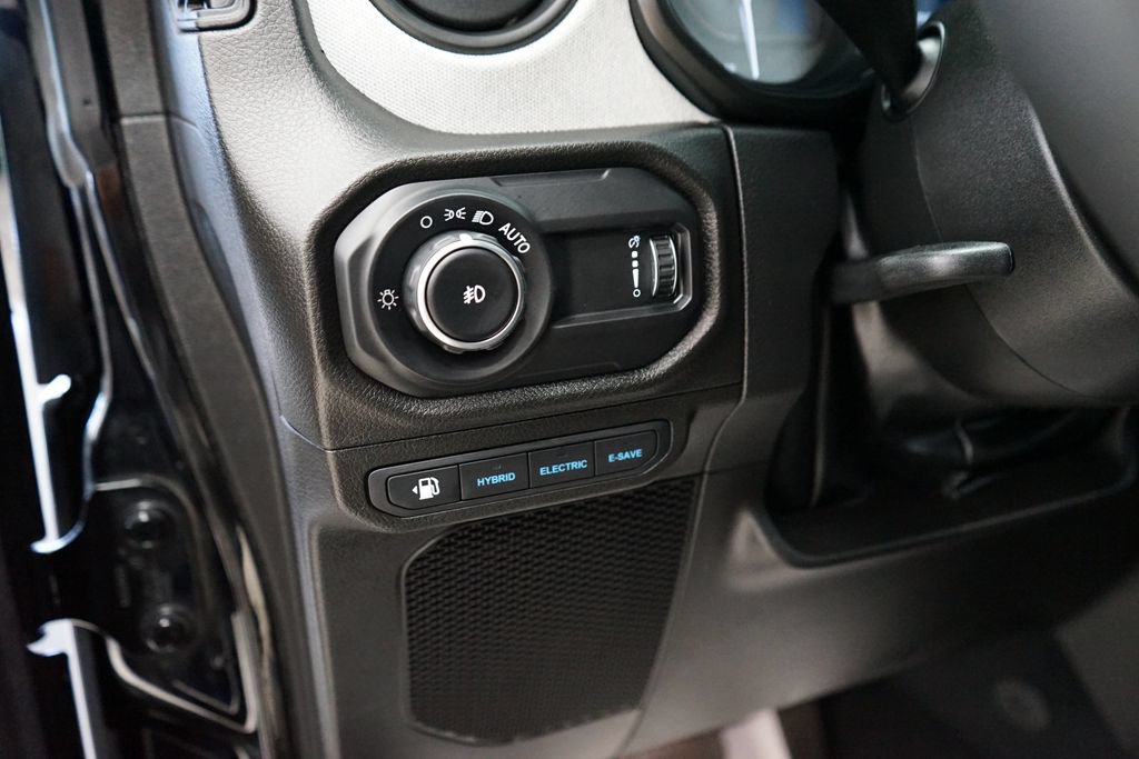 Used 2024 Jeep Wrangler Unlimited AWD/4WD image 29