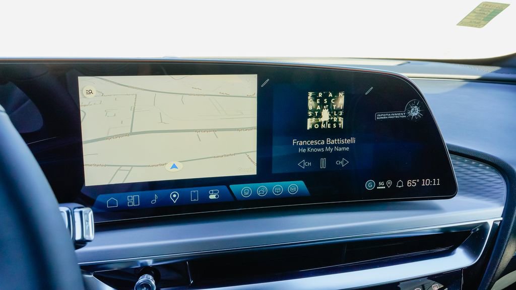 New 2026 Cadillac Lyriq Luxury image 19