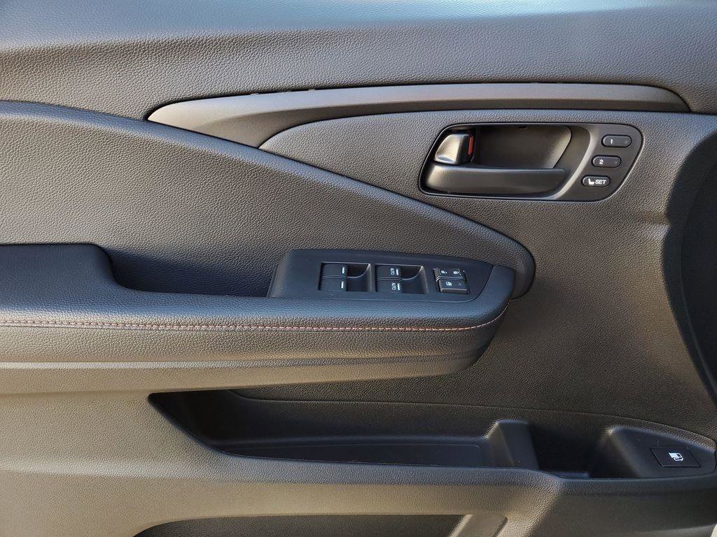 Certified 2025 Honda Ridgeline TrailSport image 12