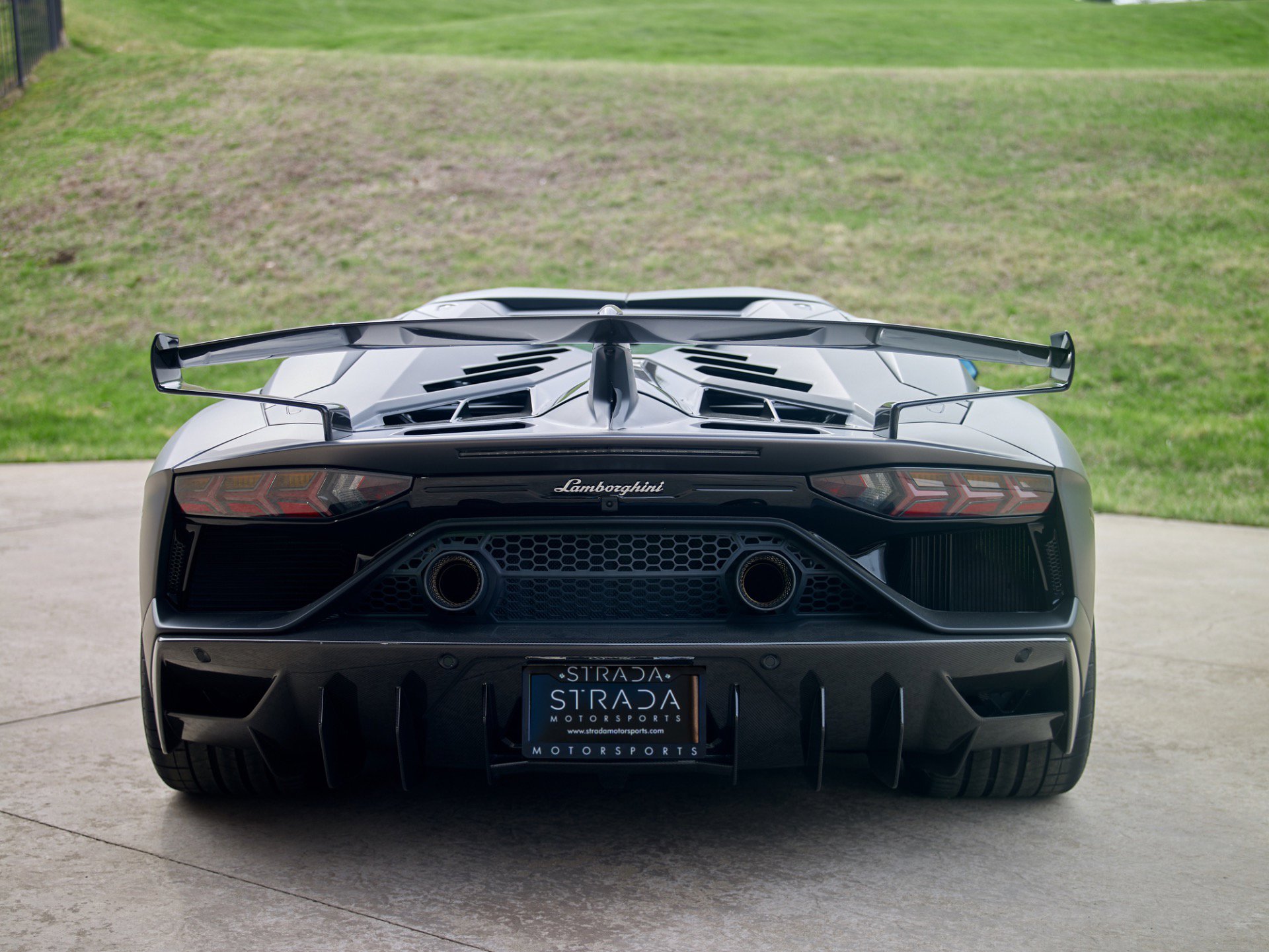 Used 2021 Lamborghini Aventador SVJ image 10