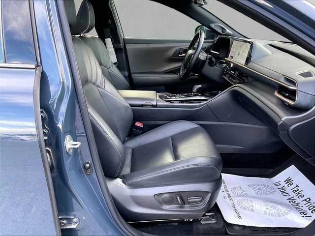 Used 2025 Toyota Crown AWD/4WD image 8